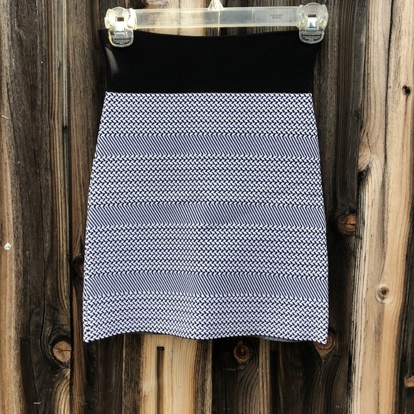 Bcbg maxazria skirt - Picture 2 of 2